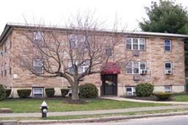 2nd image of 425 W Elm St APT 4