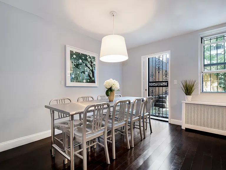 347 W 51st St #1 — Photo 5