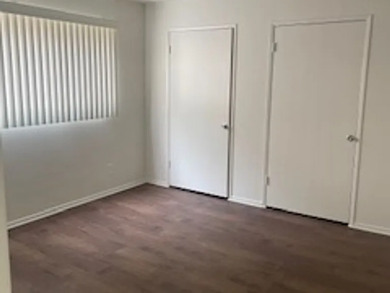 518 Raymond Ave — Photo 3