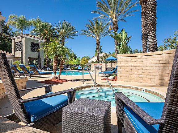 Emerald Pointe