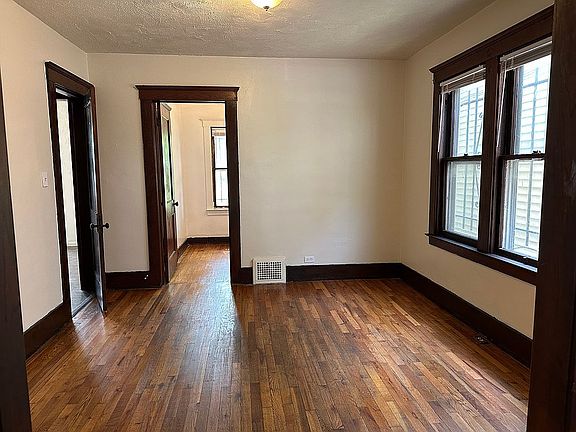 3rd image of 3879 Rohns St