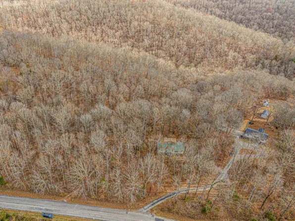 7402 Les Hughes Rd, Fairview, TN 37062