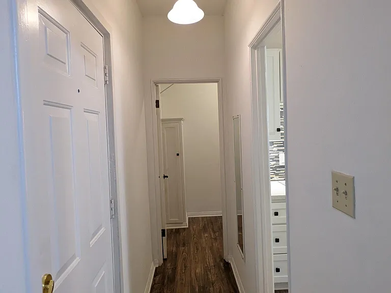 208 N La Peer Dr #7 — Photo 13