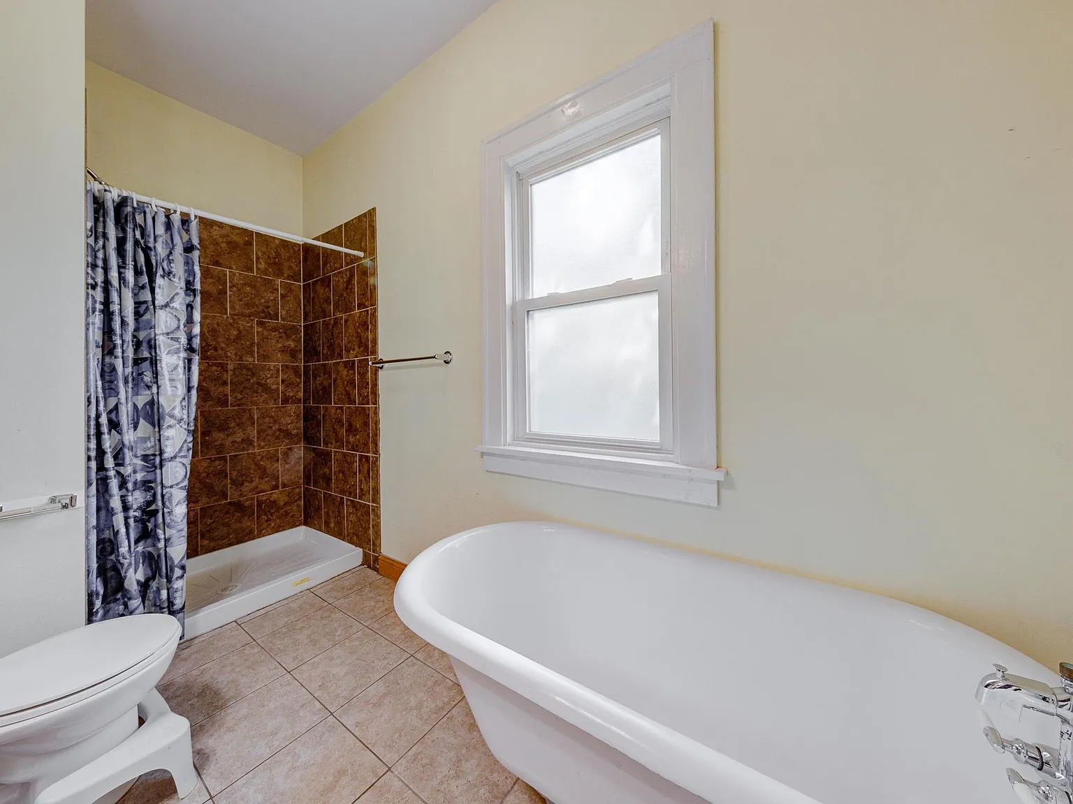 3 bed, 1750 sqft, $2,495 — Photo 4