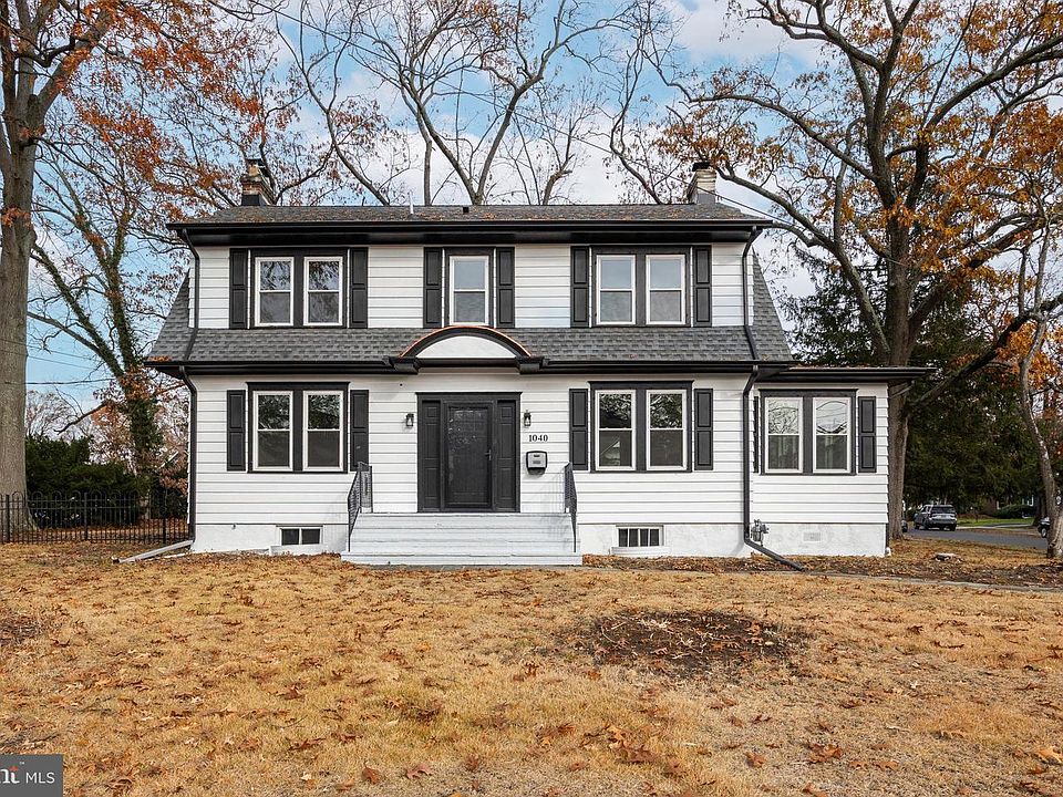 1st image of 1040 N Main St