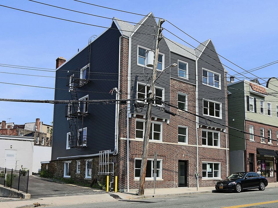 1st image of 349 Mount Pleasant Ave APT 1L