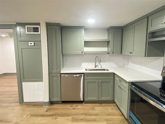 4th image of 2305 55th St APT 1