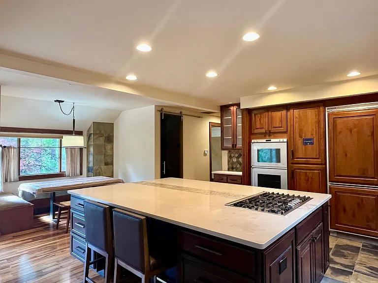 1130 Lancaster Way SE — Photo 13