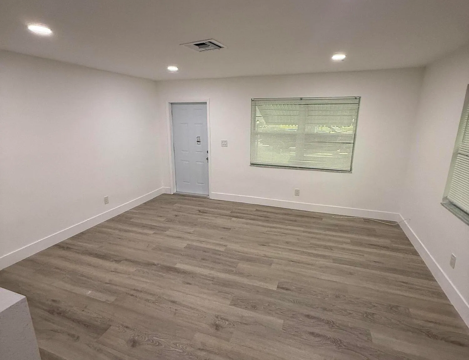 2 bed, 1.0 bath, 852 sqft, $2,100 — Photo 3