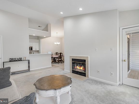 5th image of 7714 Lafayette Forest Dr APT 32