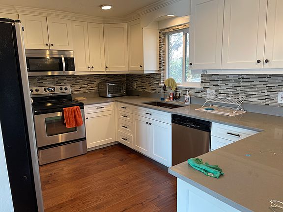 4th image of 1563 E Blackhawk Dr