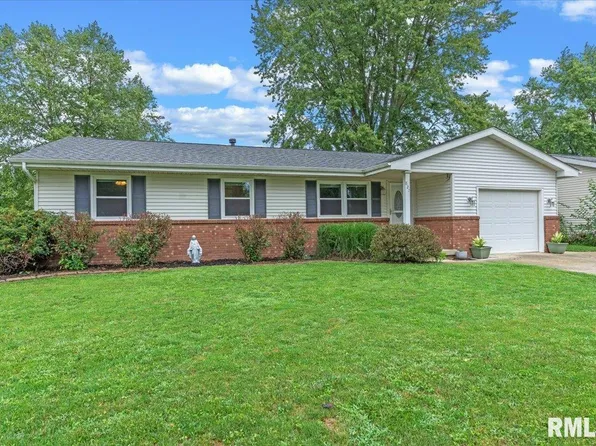 827 Cypress Dr, Chatham, IL 62629