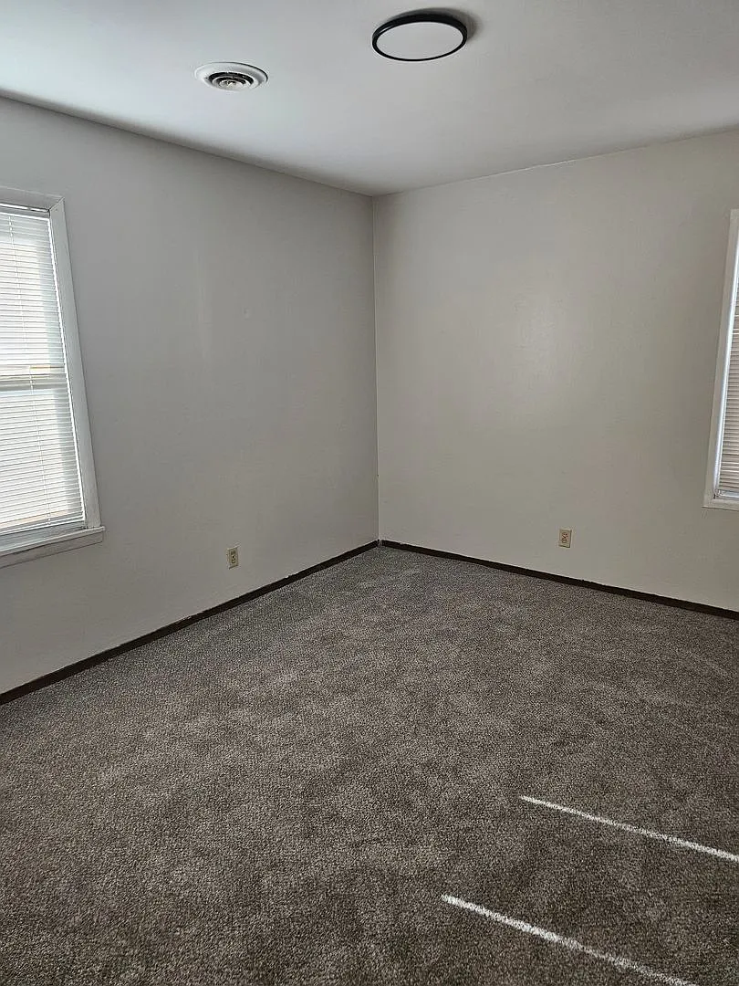 Nice 3BD/1BA — Photo 3