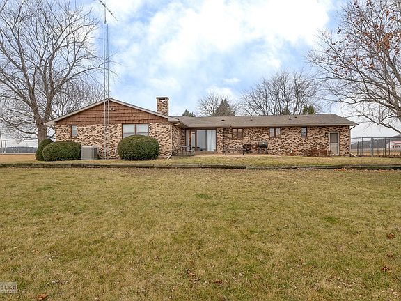 Wonderful backyard~Plenty of outdoor space for a pool or garden!