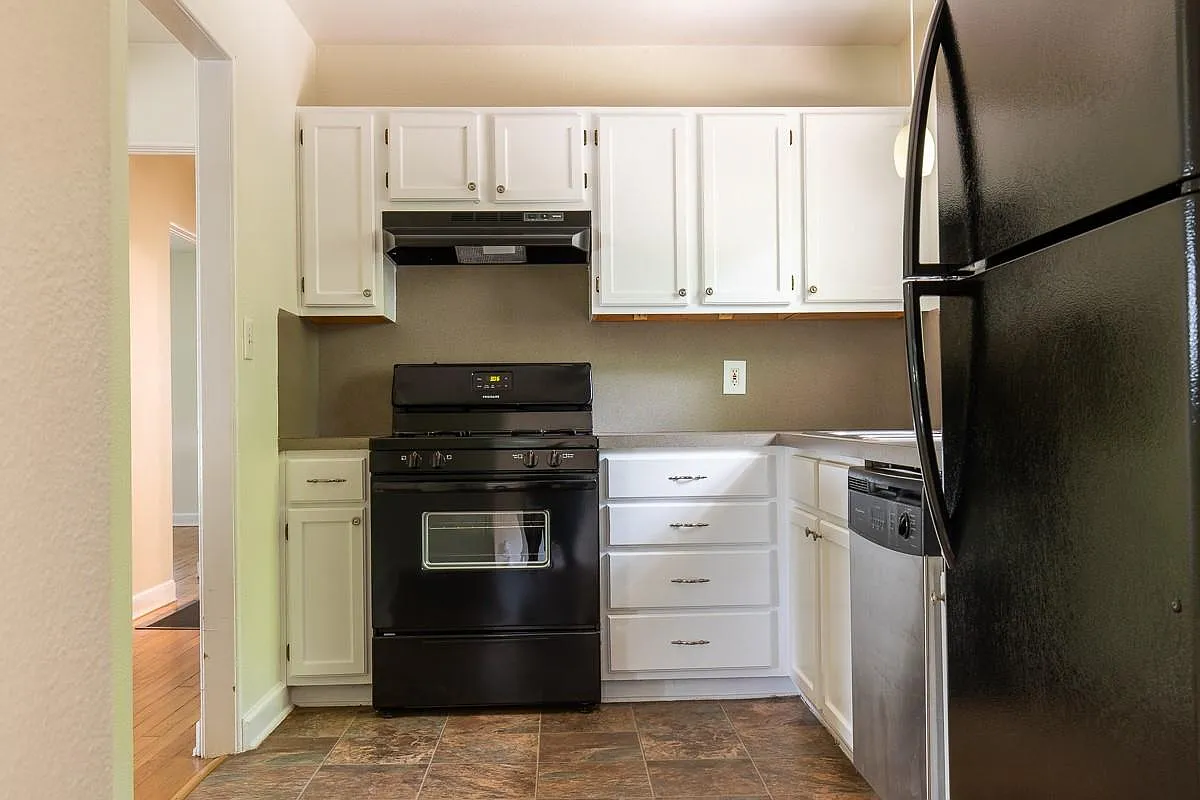 2 bed, 1.0 bath, 968 sqft, $2,150 — Photo 4