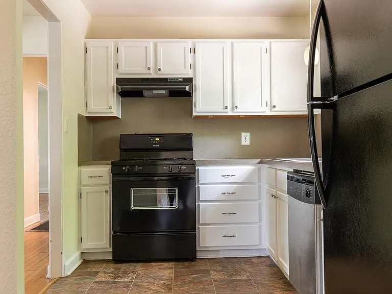 5514 Grover Ave — Photo 4
