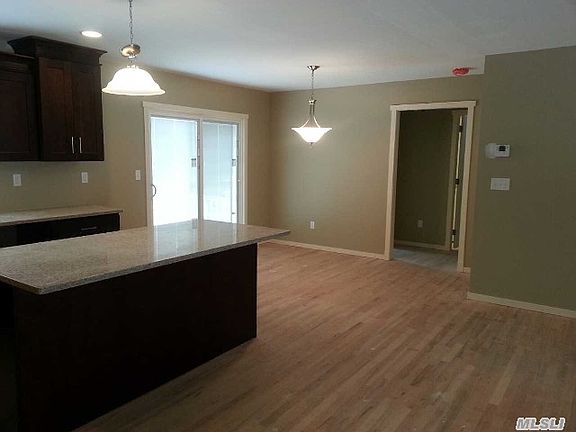 3rd image of 68 Lynbrook Dr