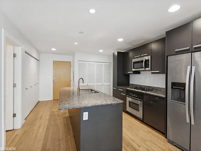 1422 N La Salle St #302 — Photo 4