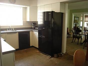 5th image of 8053 Davis Dr