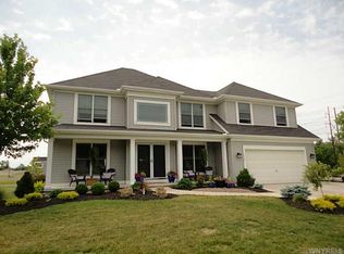 112 Caldwell Dr, West Seneca, NY 14224