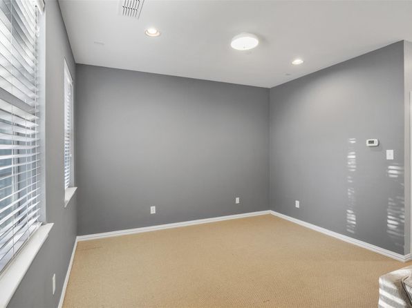 irving-texas-83998238 picture