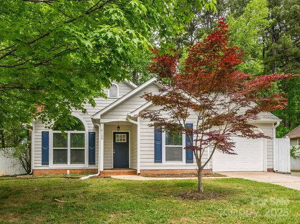 6129 Sunbridge Ct, Charlotte, NC 28269