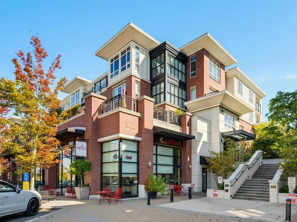 2950 King George Blvd #207, Surrey, BC V4P 0E5