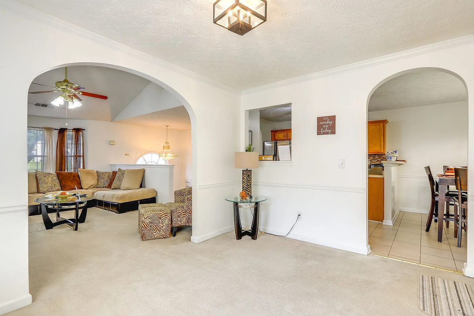 4 bed, 3.0 bath, 2228 sqft, $5,225 — Photo 4