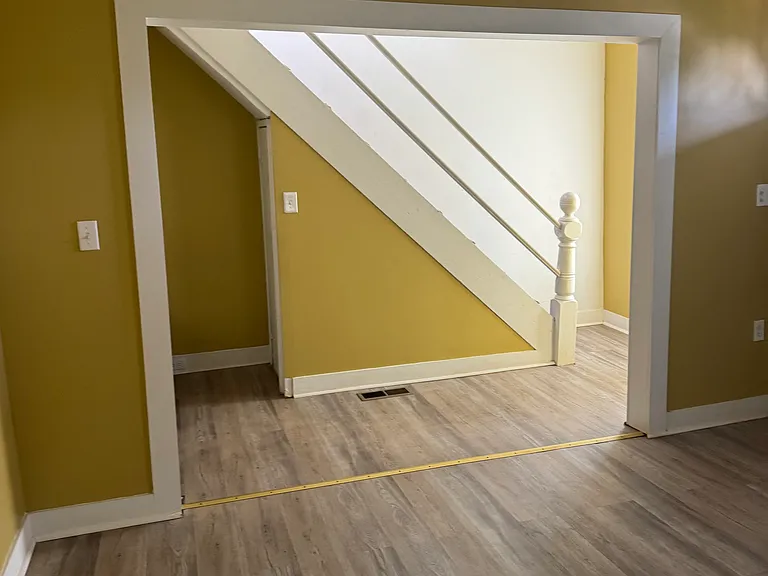 1112 Hollins St — Photo 12