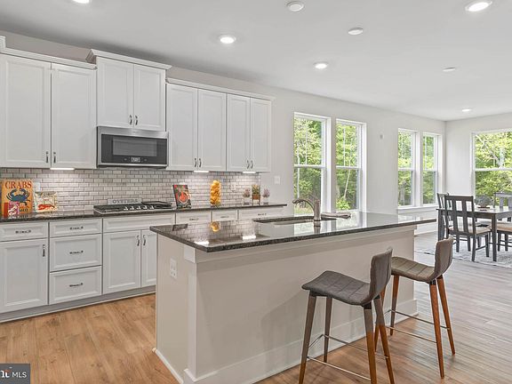 5th image of 31091 Silver Maple Dr