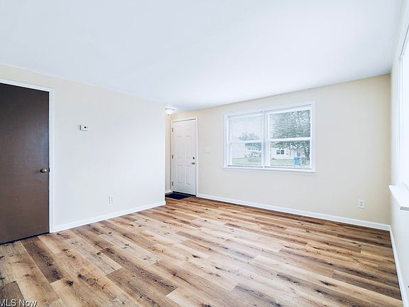 2nd image of 2840 Cromwell Dr #2840