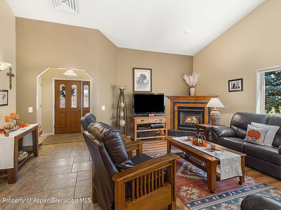 5th image of 70 Lodgepole Cir