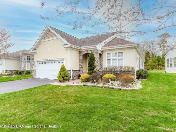 32 Newport Street, Barnegat, NJ 08005