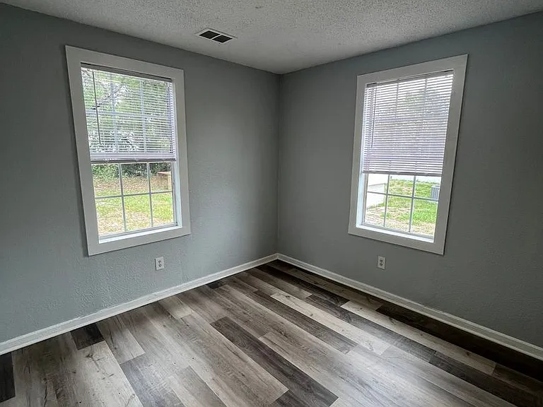 1137 Edith Ave — Photo 5
