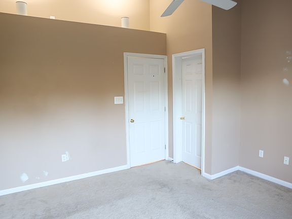 4th image of 12 Charles Ct