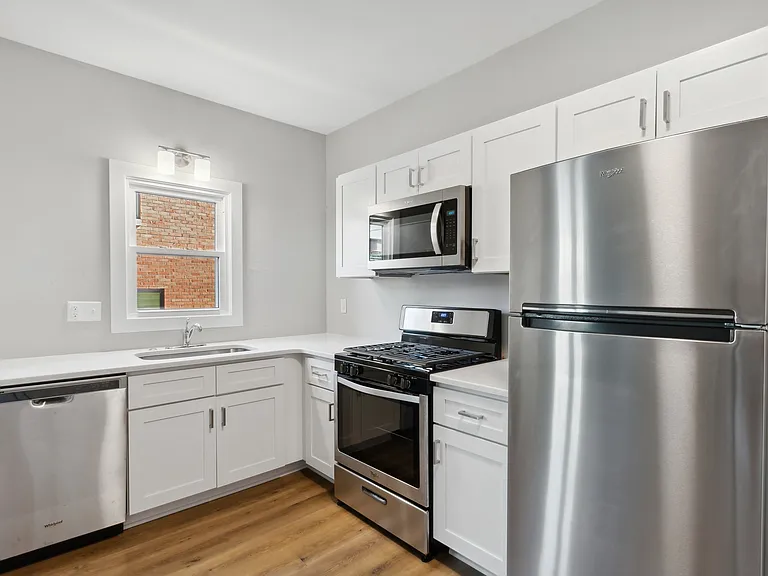 307 Lynn Ave #302 — Photo 3