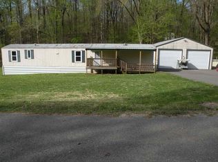 69 Robin Ln, Eddyville, KY 42038