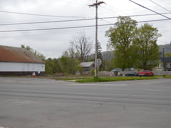 5th image of 5262 N Main St