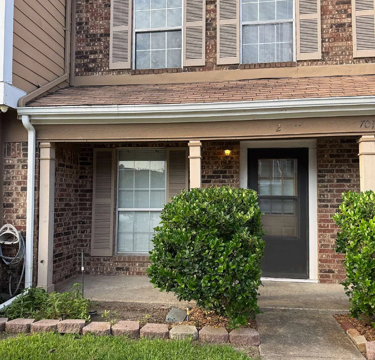 2 bed, 1.5 bath, 1102 sqft, $1,495 — Photo 1