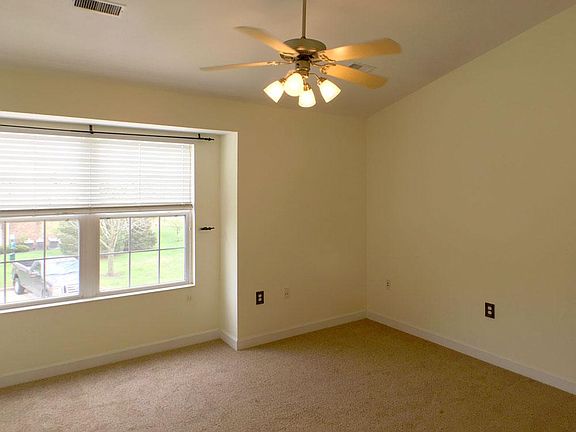 5th image of 3816 Thornhill Cir