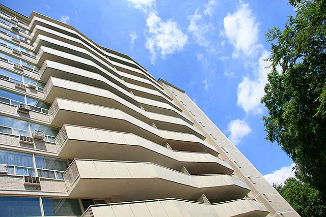 555 Sheppard Ave W — Photo 8