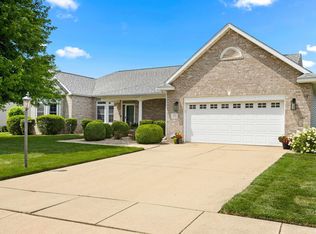 104 Shannon Hills Dr, Washington, IL 61571