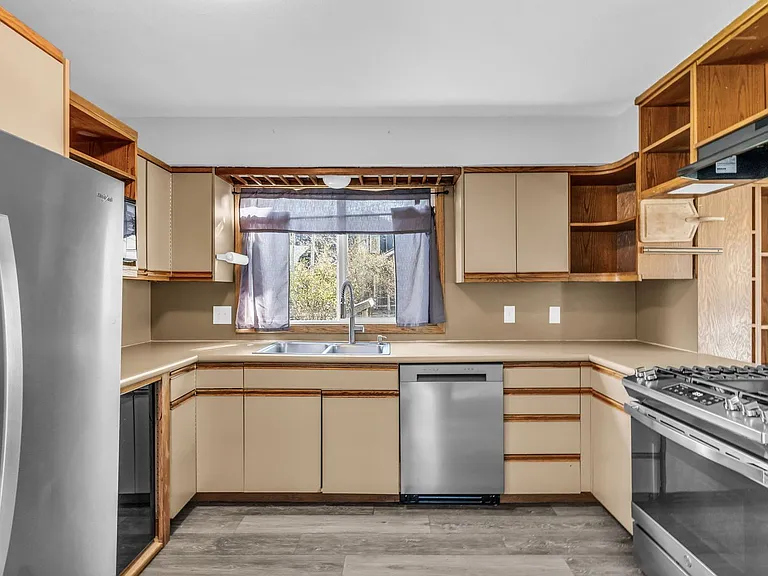 2035 Lucky John Dr — Photo 11