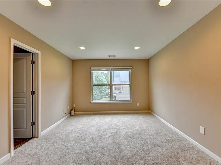 4228 Woods Creek Ln — Photo 41