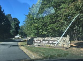 162 Club House Dr, New London, NC 28127