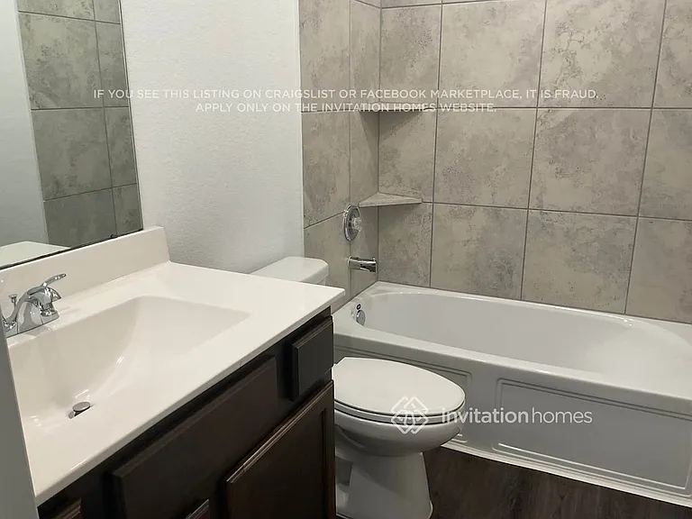 445 Pecan Landing Ln — Photo 12