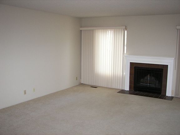 3rd image of 26 Creekridge Ct