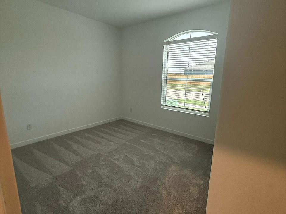 1st image of 1604 Harvest Glen Dr