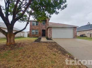 2029 W Grove Ln, Grand Prairie, TX 75052