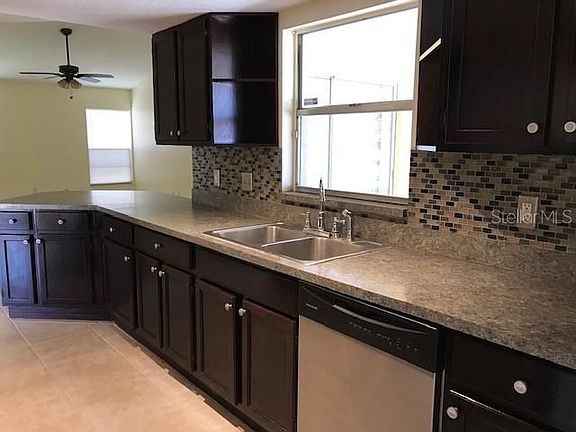 3rd image of 111 Candlewood Ct